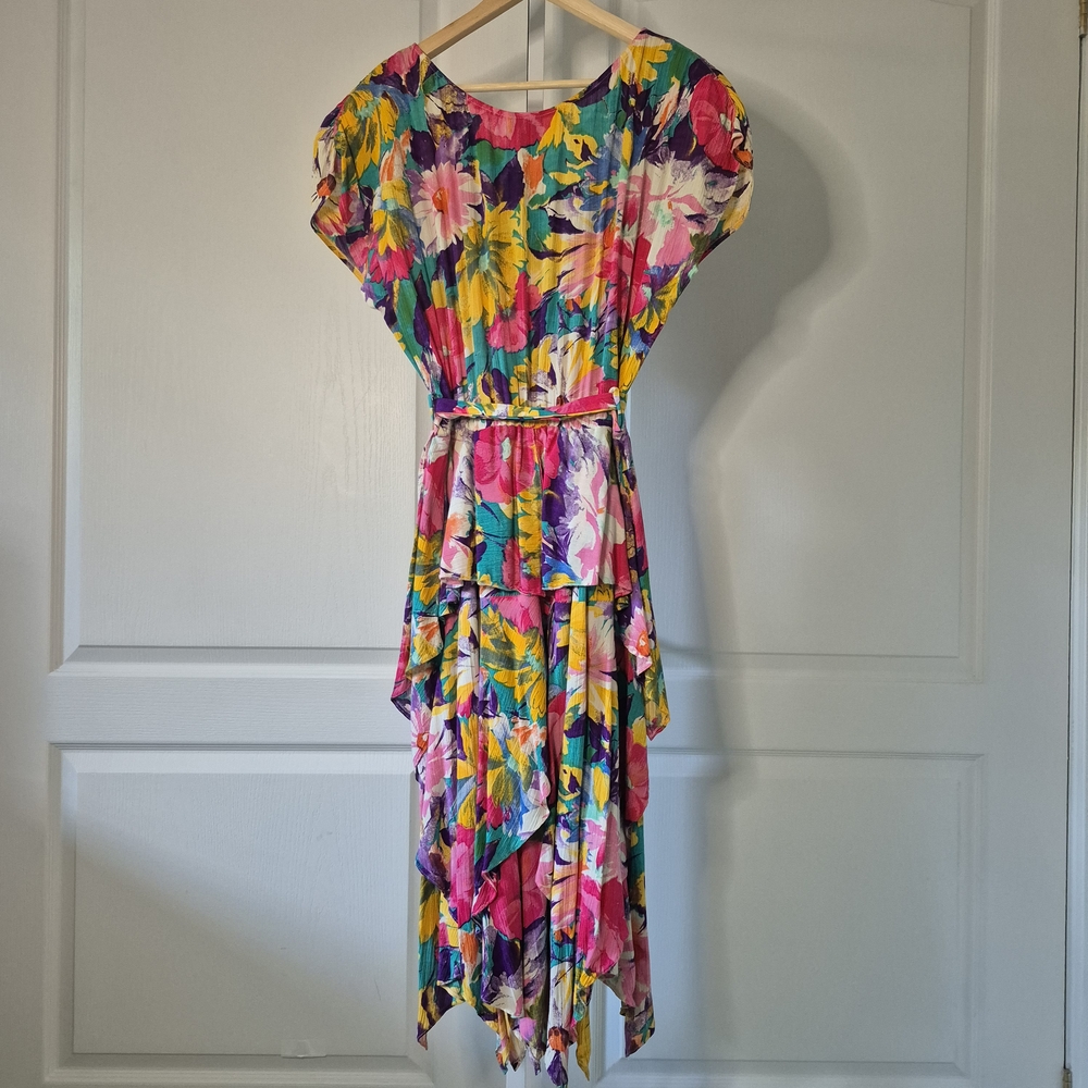 Vintage 80s Flutter Sleeve Dress w/ Asymmetrical Hem | Floral | Size 12
